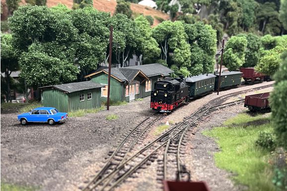 Modellbahn- und Schnitzausstellung